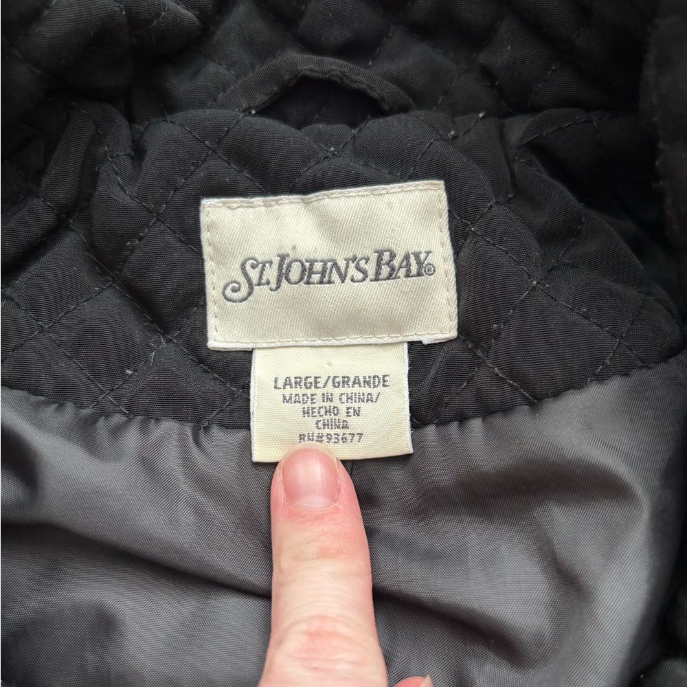 St. John’s Bay Women’s Lined Quilted Coat, Black, Size Large - Picture 4 of 9